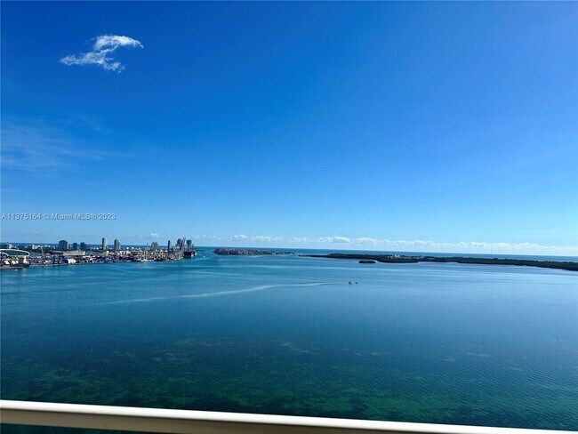 Foto del edificio - 800 Claughton Island Dr