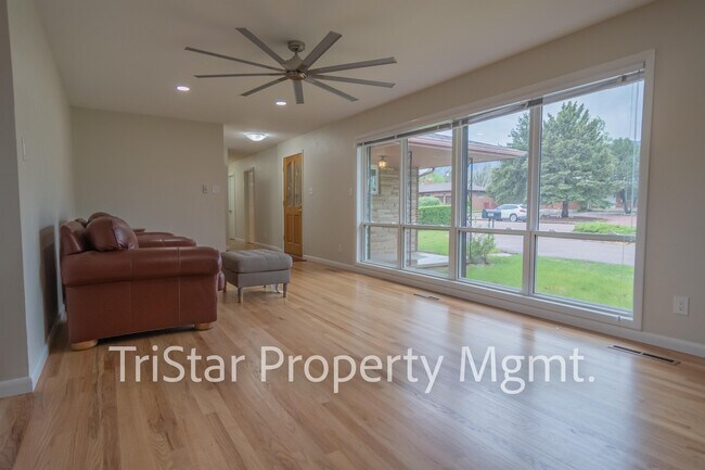 Foto del edificio - 207 Westcott Ave