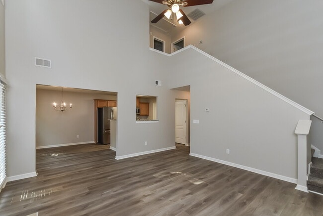 Building Photo - 6695 White Walnut Way
