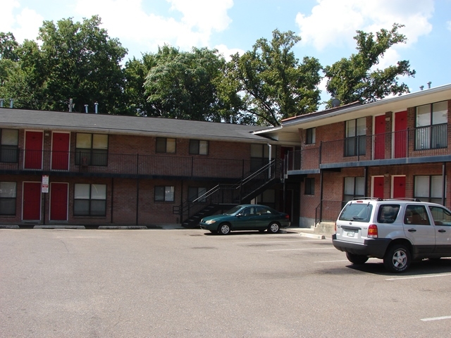 Building Photo - Greenwood Apartments