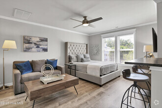 Building Photo - 3350 Club Villas Dr