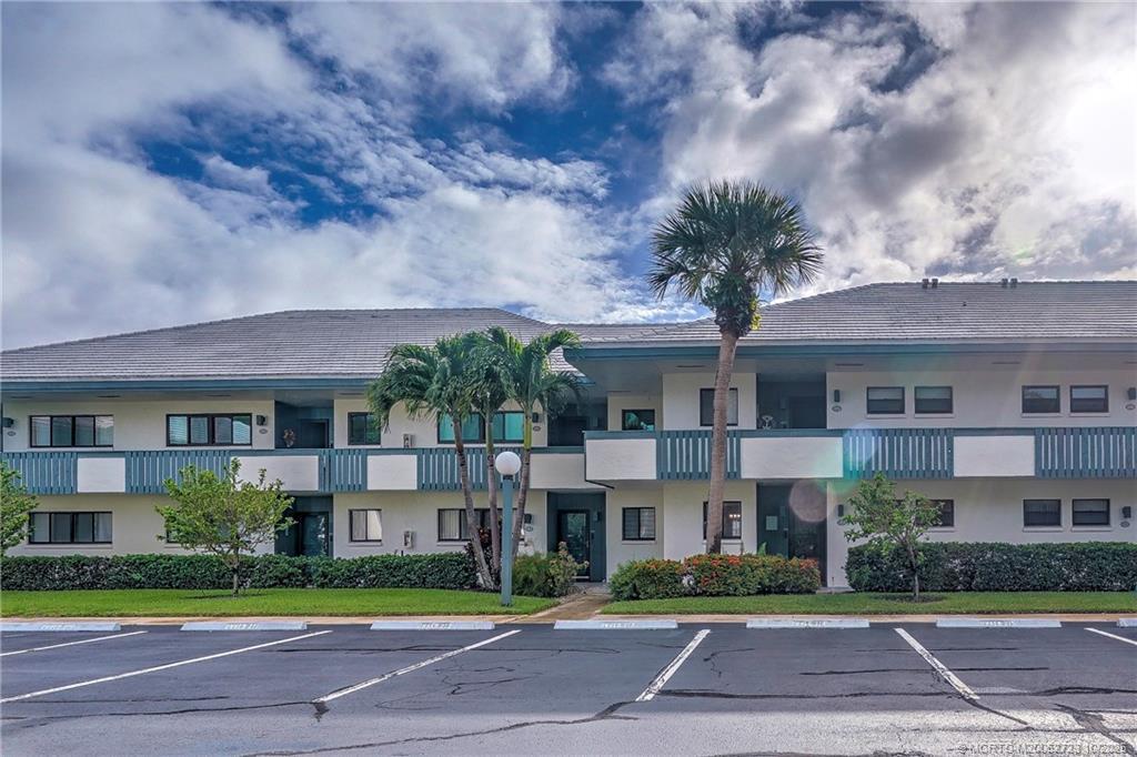 Foto principal - 175 SE St Lucie Blvd