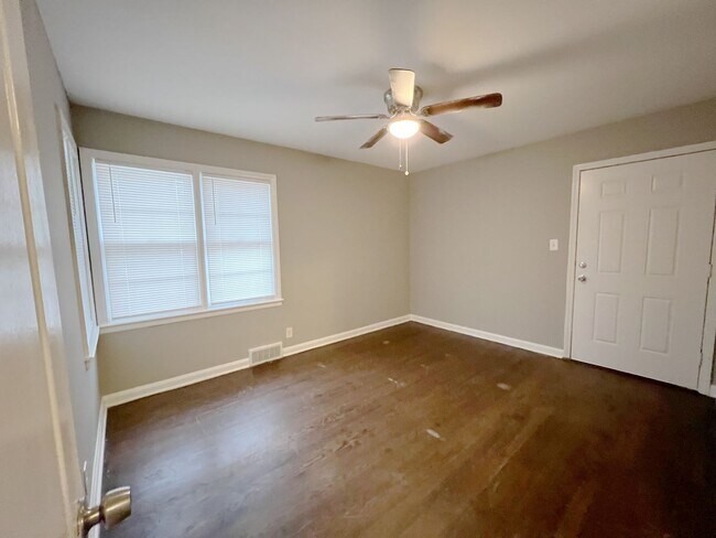 Building Photo - COMING SOON: Spacious Independence Home with Carport & Large Yard!