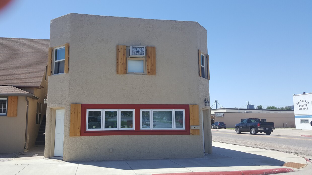 124 W 18th - Exterior - 122 W 18th St
