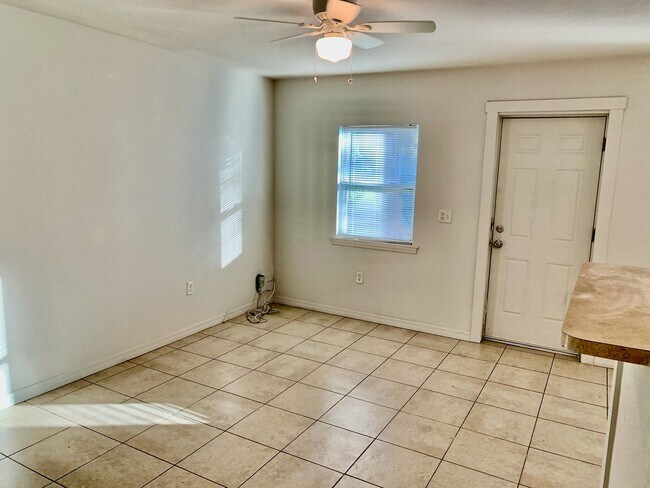Foto del edificio - 2 bed 2 bath close to downtown Bradenton