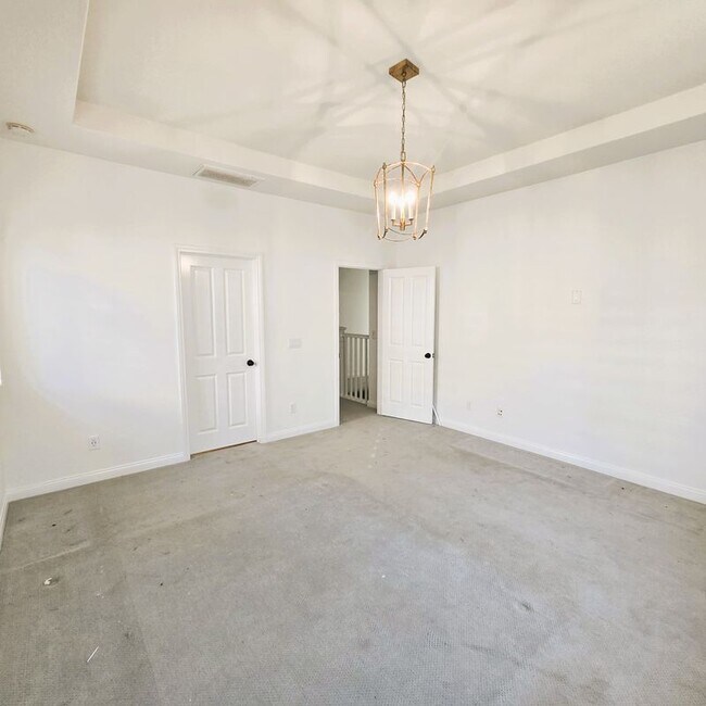 Building Photo - 53 Serenity