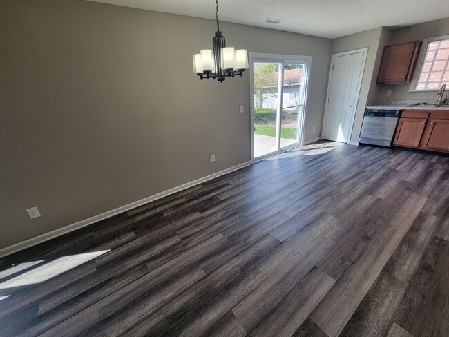 Building Photo - 6001 Yosemite Dr 4BR/2.5BA (Cincinnati)