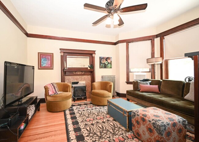 Foto del edificio - 5955 N Lakewood Ave