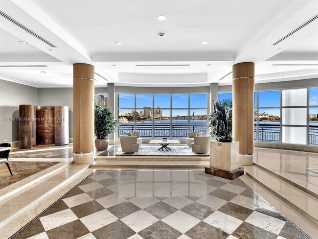 Building Photo - 848 Brickell Key Dr