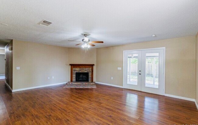 Foto del edificio - 5822 Moores Creek