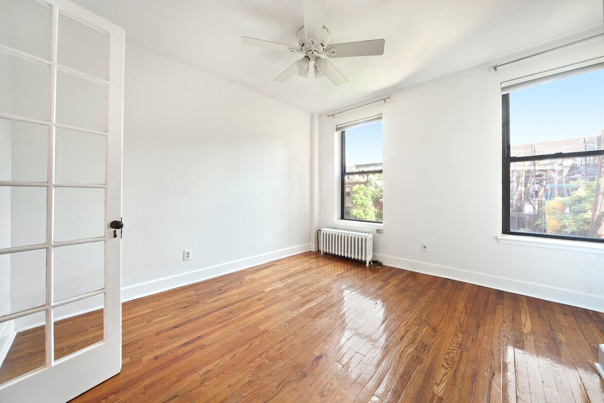 NO FEE 1 BR. Dplx w/ PRIVATE Deck Townhome Rentals in New York NY