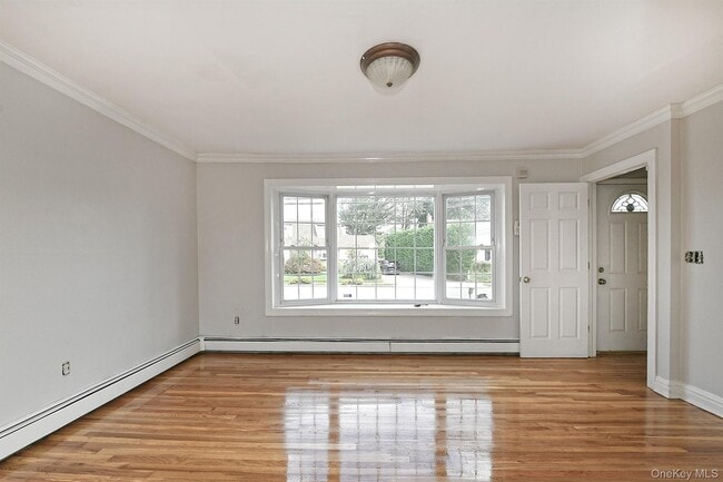 Building Photo - 728 Bellmore Rd