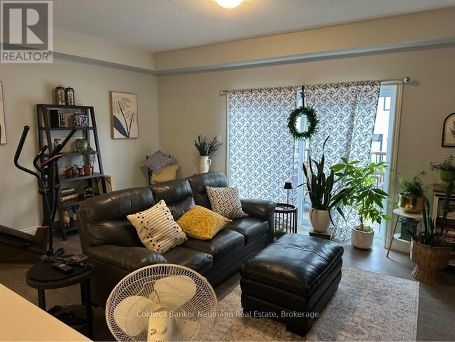 Building Photo - 51 Hedley Ln