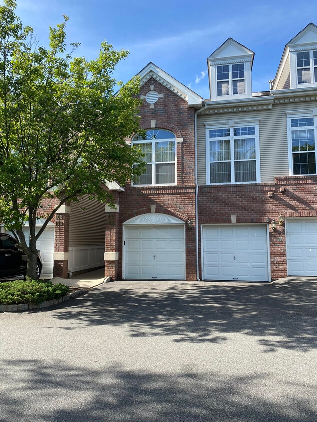 Primary Photo - 106 Pebble Brook Dr