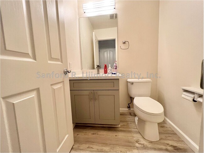 Building Photo - Renaissance – Halekapio St (3 bed/2.5 bath/2 prkg)