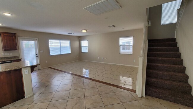 Building Photo - 4 br, 3.5 bath House - 7379 Lagoon Blue St