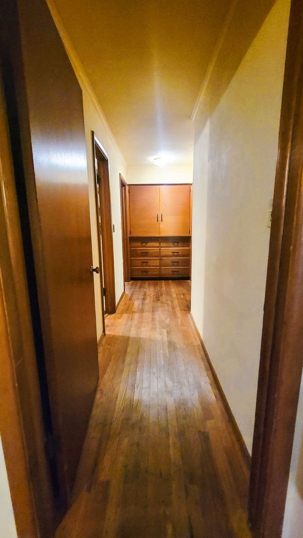 Building Photo - Three bedroom, Den, With fenced yard!
