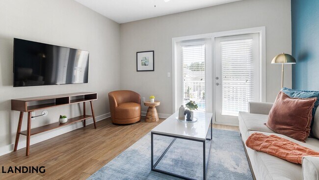 Foto del edificio - 215 Hunters Lk Wy