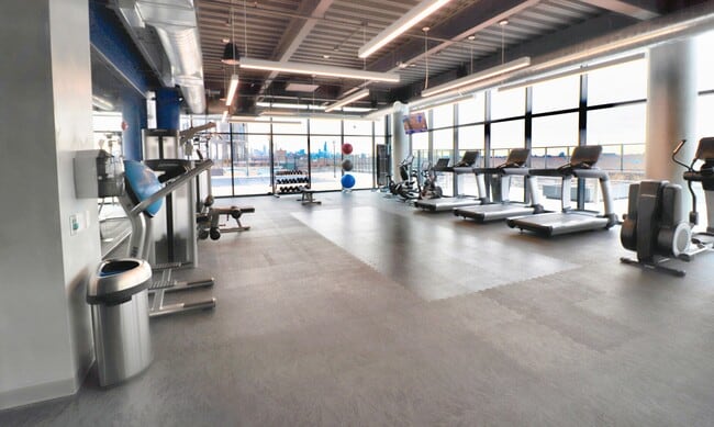 Foto del edificio - 1031 W Addison St