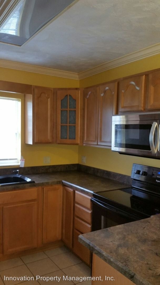 Building Photo - 3 br, 2 bath House - 131 E. Floyd Ave