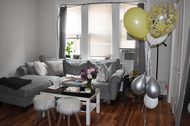 Foto del edificio - 837.5 W Cornelia Ave