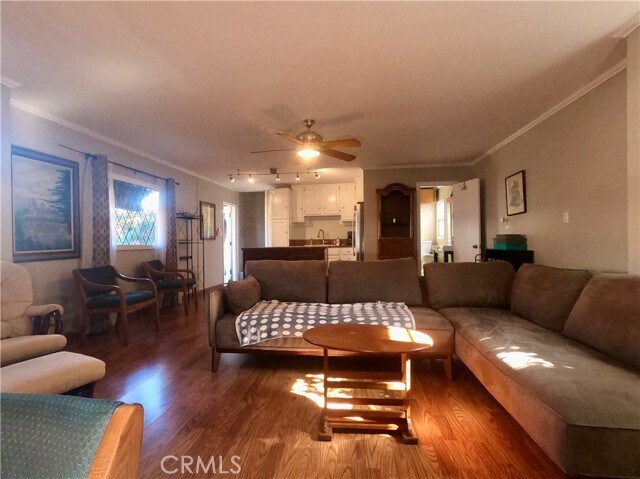 Building Photo - 536 N Mission Dr