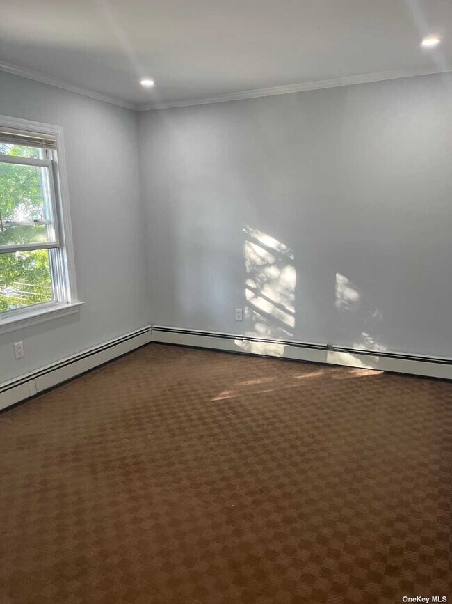 284 Rocklyn Ave Unit 2, East Rockaway, NY 11518 Room for Rent in East