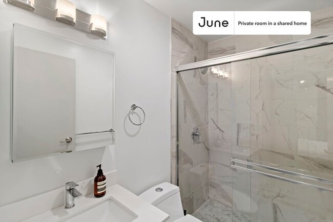 Building Photo - Room in Shared 5 bed/3.5 bath home