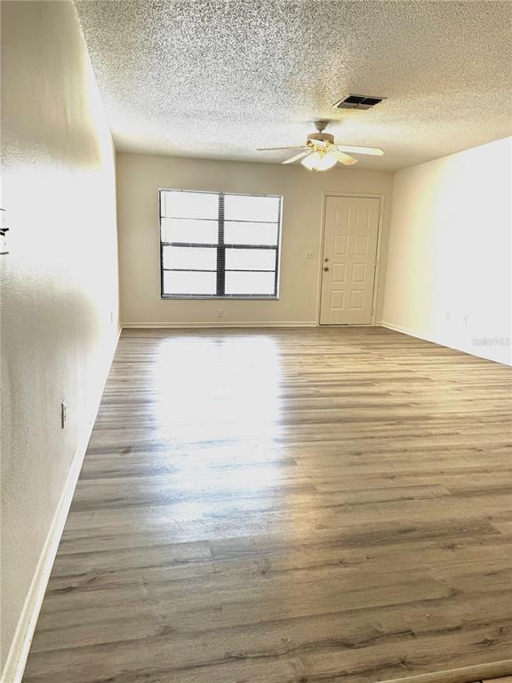 Foto del edificio - 13608 S Village Dr