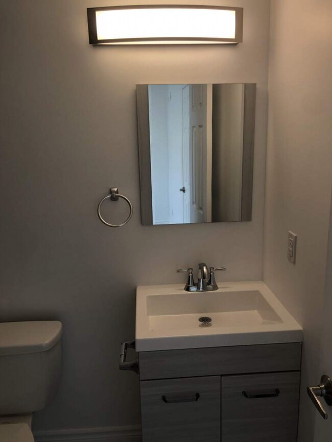 Building Photo - 625 Borthwick Ave