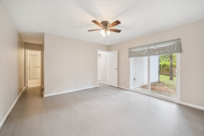 Building Photo - 1308 E Red Cedar Cir