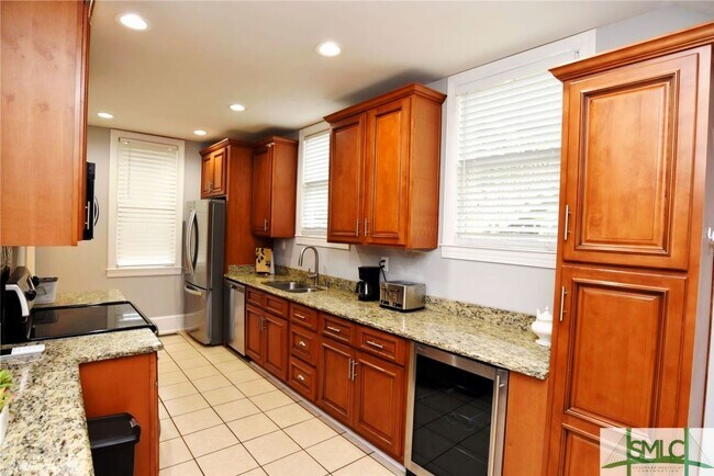 Foto del edificio - Spacious and fully furnished Victorian beauty