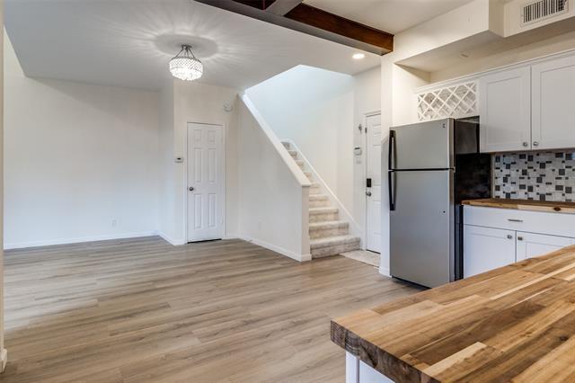 Foto del edificio - 8404 Forest Ln