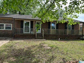 Building Photo - 909 Airview St