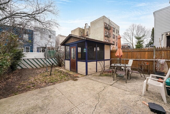 Building Photo - 65 Reservoir Ave