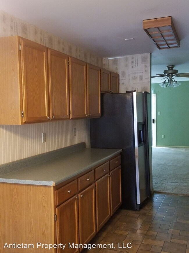 Building Photo - 2 br, 2.5 bath House - 1665 Langley Drive