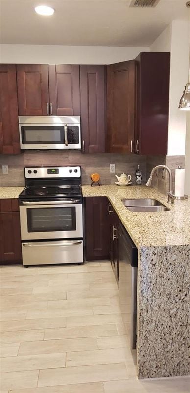 Foto del edificio - 3918 Cherry Ln