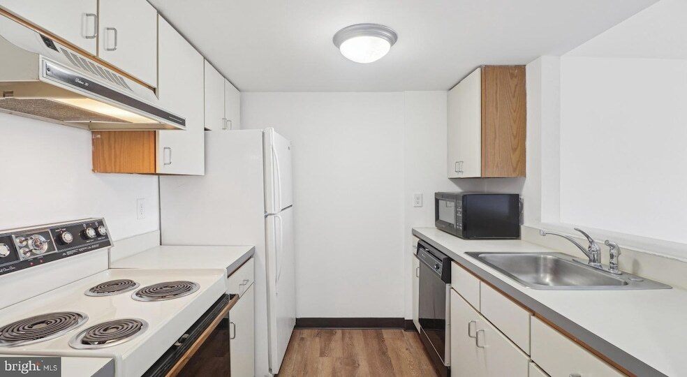 Primary Photo - 450 N 18th St
