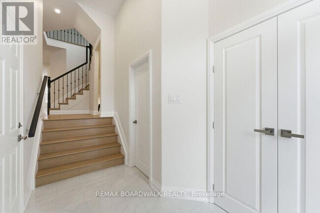 Building Photo - 210 Harthill Way