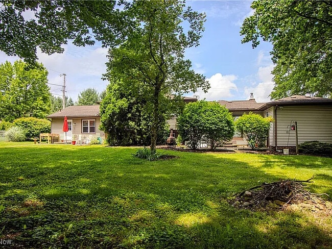 Building Photo - 824 Reno Dr