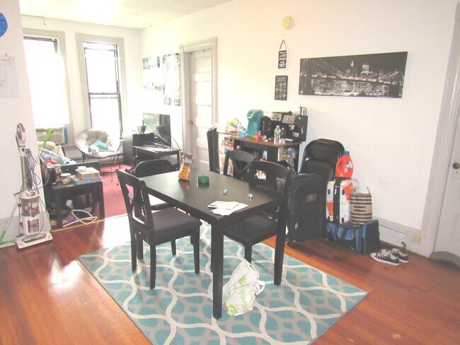 Foto del edificio - 1542 Tremont St