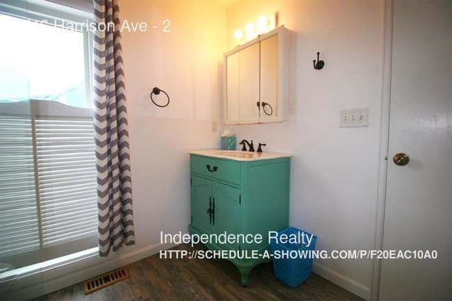 Foto del edificio - 1216 Harrison Ave