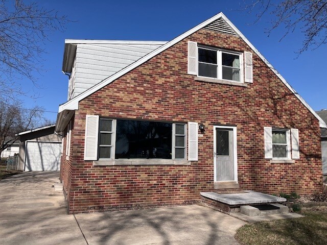 Primary Photo - 2021 W Richwoods Blvd