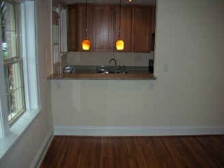  - 1112 Roseneath Rd