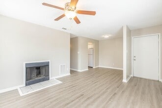 Building Photo - Blake's Crossing Apartments