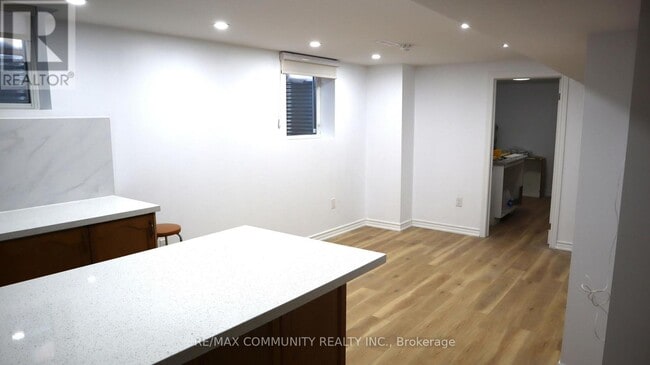 Building Photo - 3254 Cambourne Crescent