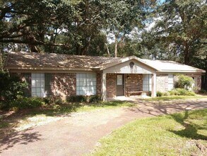 Building Photo - 1107 Caroline Ave
