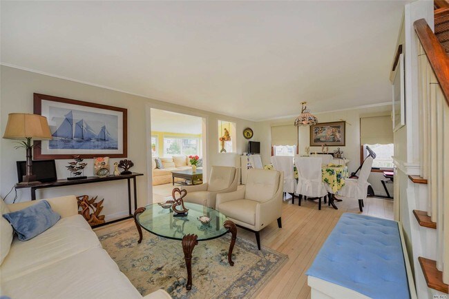 Foto del edificio - 25 Oak Beach Rd