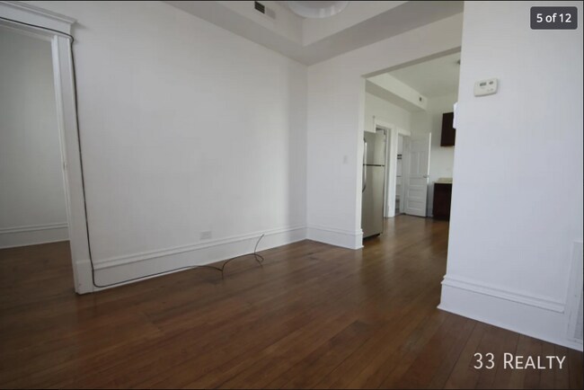 Building Photo - Ready for move in - No deposit - Pets OK!