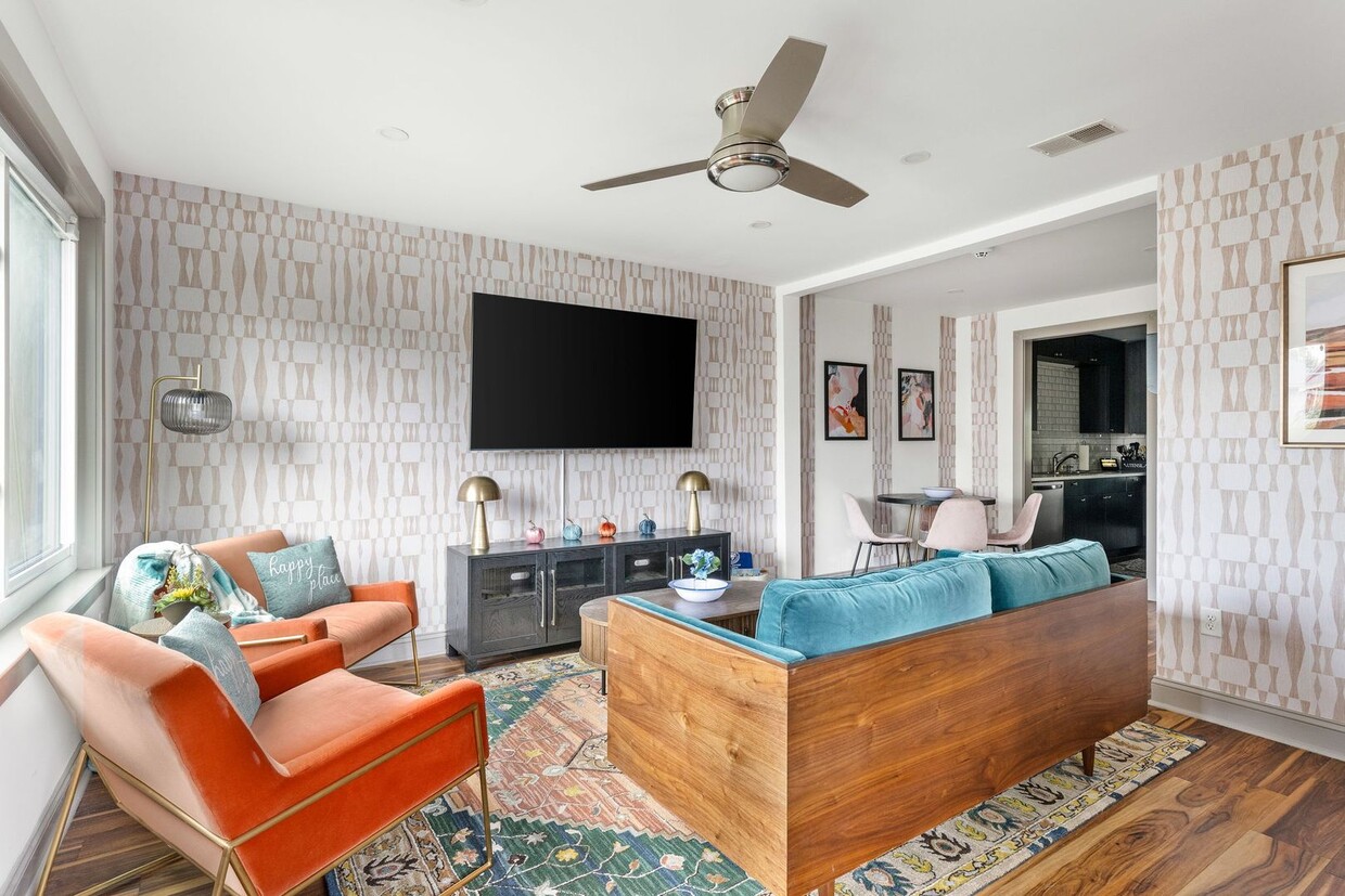 Primary Photo - 3BR/2BA Townhome Downtown